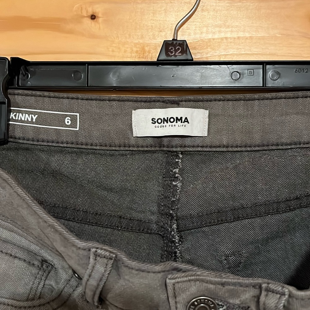 Size 6 skinny jeans by Sonoma.